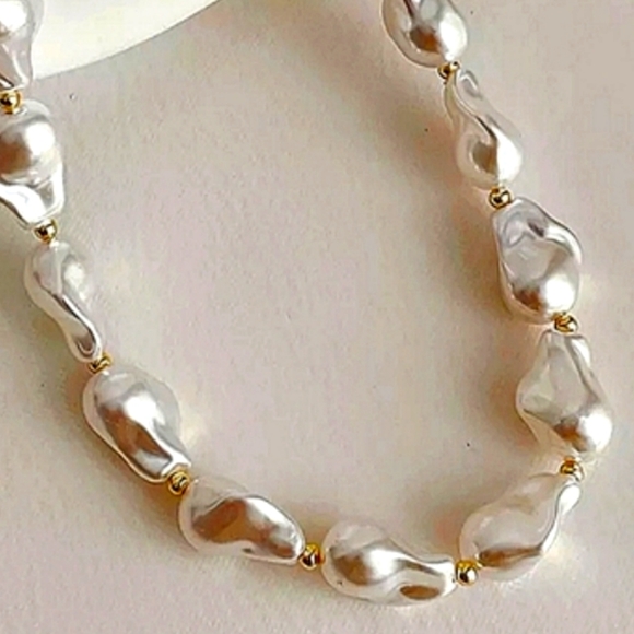 NWT  Pearls Faux Necklace Classy Baroque Shape - Picture 2 of 4